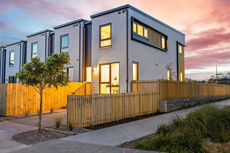 Photo of property in 216 Henwood Road, Westgate, 0814