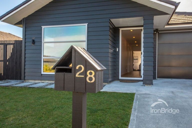 Photo of property in 28 Hopkirk Avenue, Wallaceville, Upper Hutt, 5018
