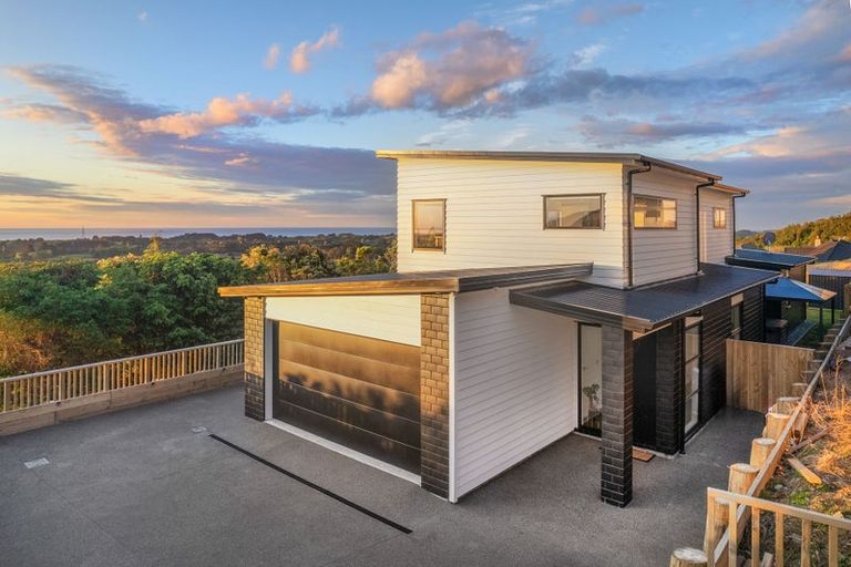 Photo of property in 94 Kotare Street, Waikanae, 5036