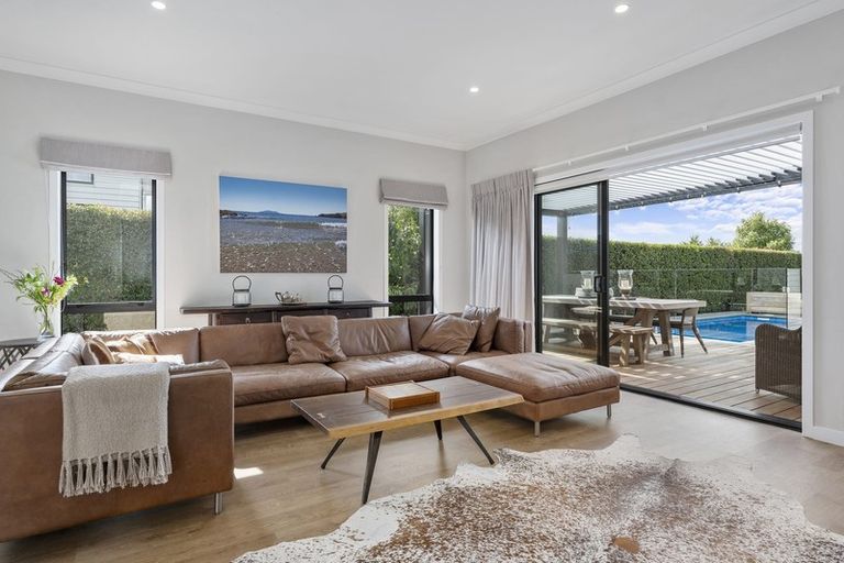 Photo of property in 33 Pohutukawa Parade, Riverhead, 0820