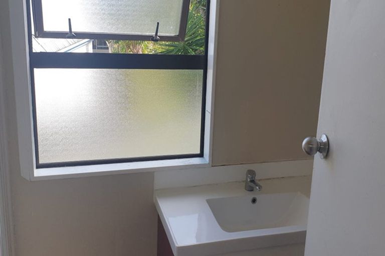 Photo of property in 53a Pleasant Road, Glen Eden, Auckland, 0602