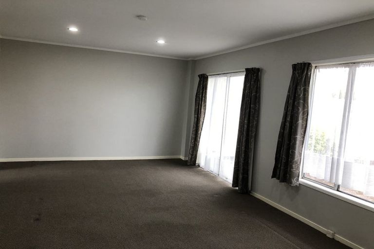Photo of property in 2/14 Swan Crescent, Pakuranga, Auckland, 2010