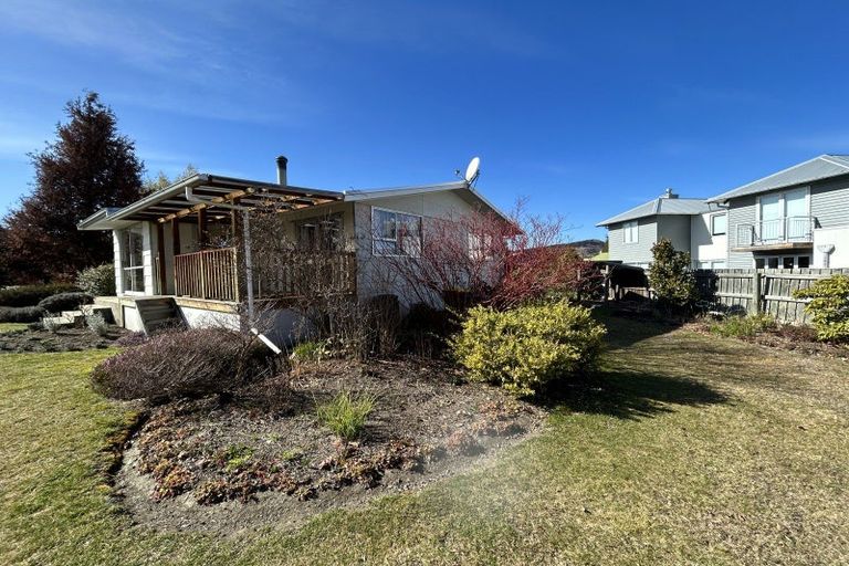 Photo of property in 1 Hunter Crescent, Wanaka, 9305
