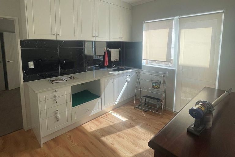 Photo of property in 15 Carrickdawson Drive, Flat Bush, Auckland, 2019