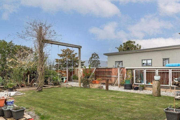 Photo of property in 5 Webb Street, Westport, 7825