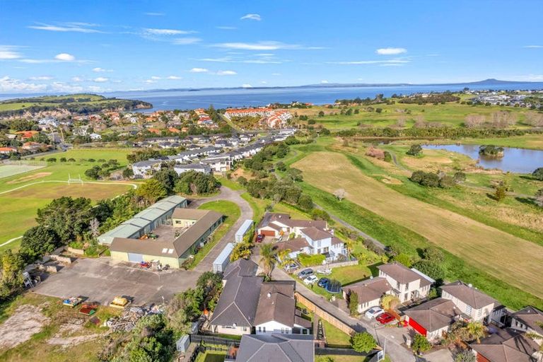 Photo of property in 32 Keepers Drive, Gulf Harbour, Whangaparaoa, 0930