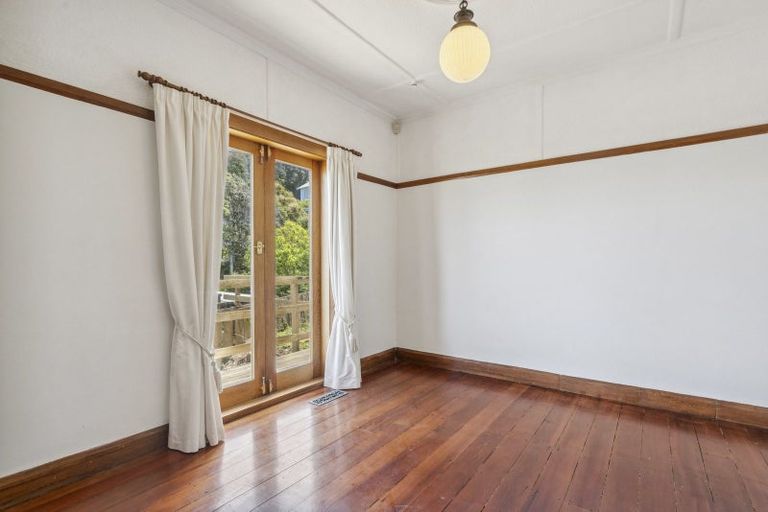 Photo of property in 5 Grosvenor Terrace, Wadestown, Wellington, 6012