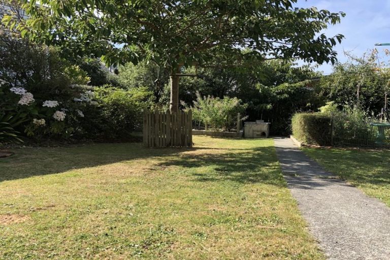 Photo of property in 12 Raumati Terrace, Khandallah, Wellington, 6035