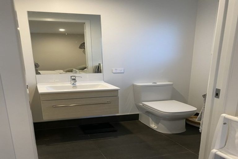 Photo of property in 4/4163 Great North Road, Glen Eden, Auckland, 0602