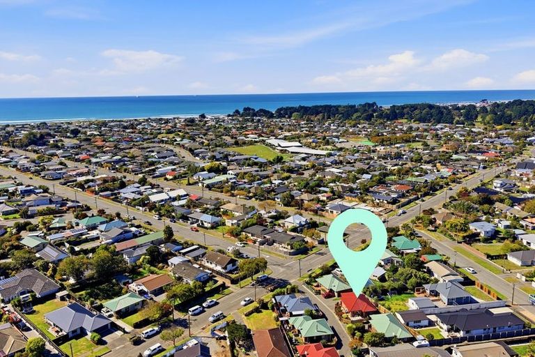 Photo of property in 52a Marriotts Road, North New Brighton, Christchurch, 8083