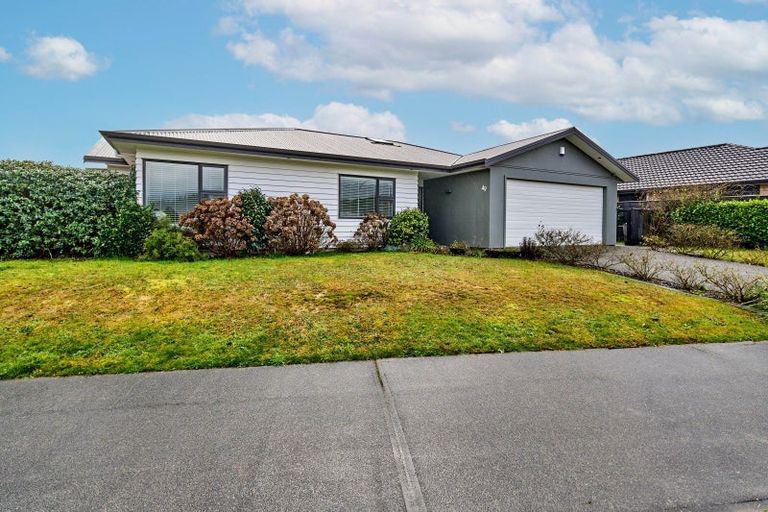 Photo of property in 49 Sunstone Crescent, Brown Owl, Upper Hutt, 5018