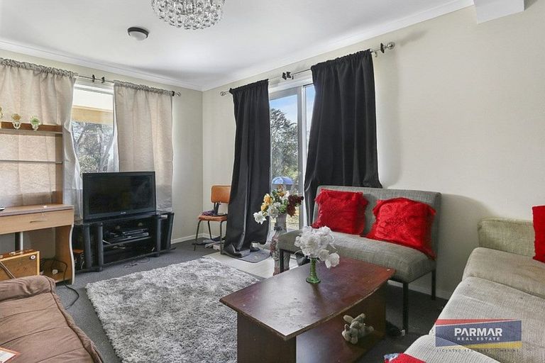 Photo of property in 64 Reynella Drive, Massey, Auckland, 0614