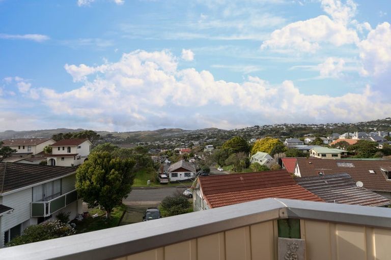 Photo of property in 15 Te Kiteroa Grove, Churton Park, Wellington, 6037