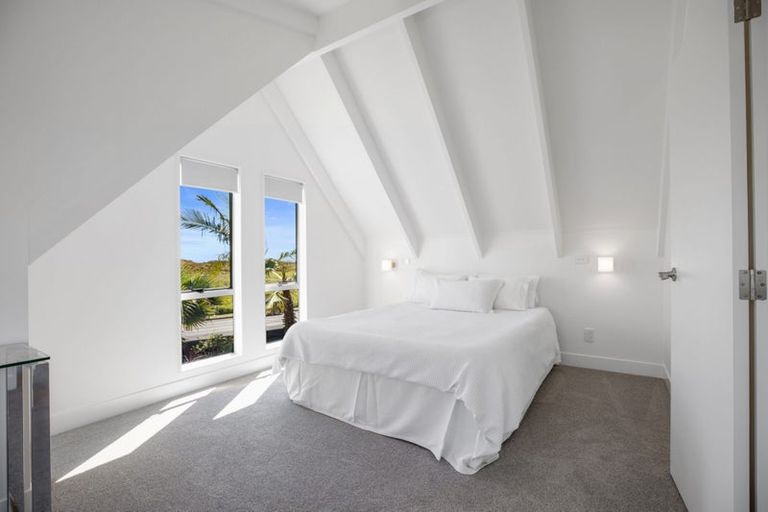 Photo of property in 338 Papamoa Beach Road, Papamoa Beach, Papamoa, 3118