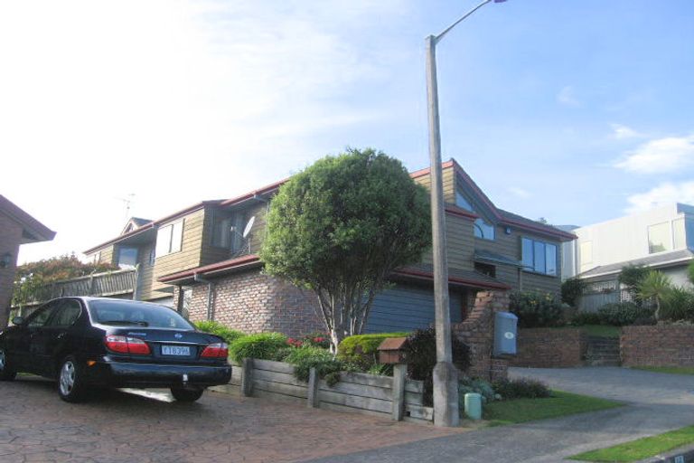 Photo of property in 10 Dornoch Place, Papakowhai, Porirua, 5024