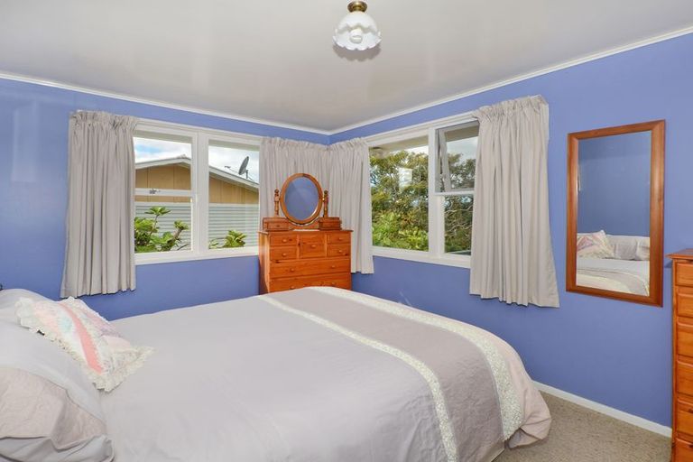 Photo of property in 12 Ogle Crescent, Te Kamo, Whangarei, 0112