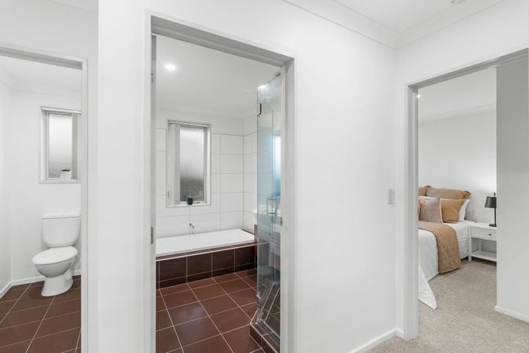 Photo of property in 17 Cunneen Place, Aidanfield, Christchurch, 8025