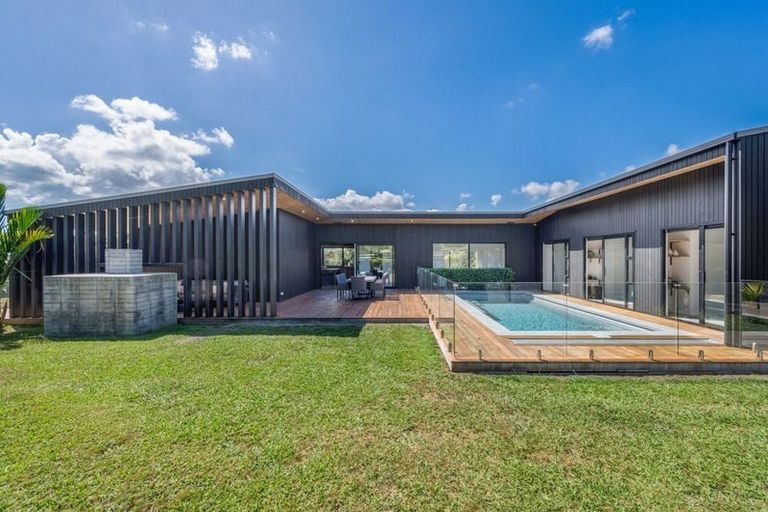 Photo of property in 27 Brownhill Road, Whitford, Manurewa, 2576