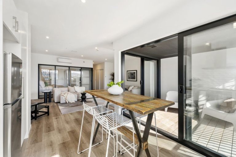 Photo of property in 206/2u Onepu Road, Kilbirnie, Wellington, 6022