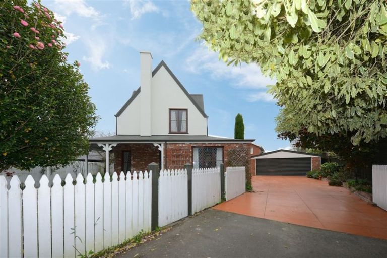Photo of property in 16 Glenburn Place, Avonhead, Christchurch, 8042
