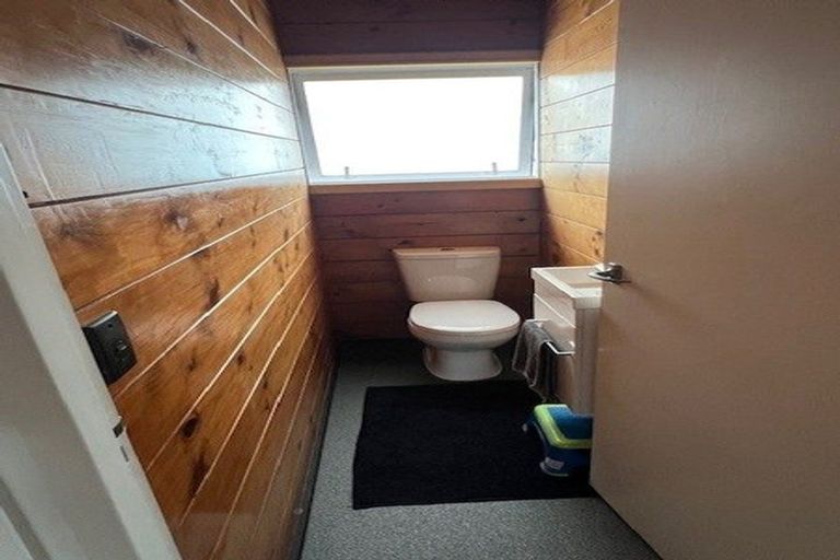 Photo of property in 70 Cypress Drive, Maungaraki, Lower Hutt, 5010