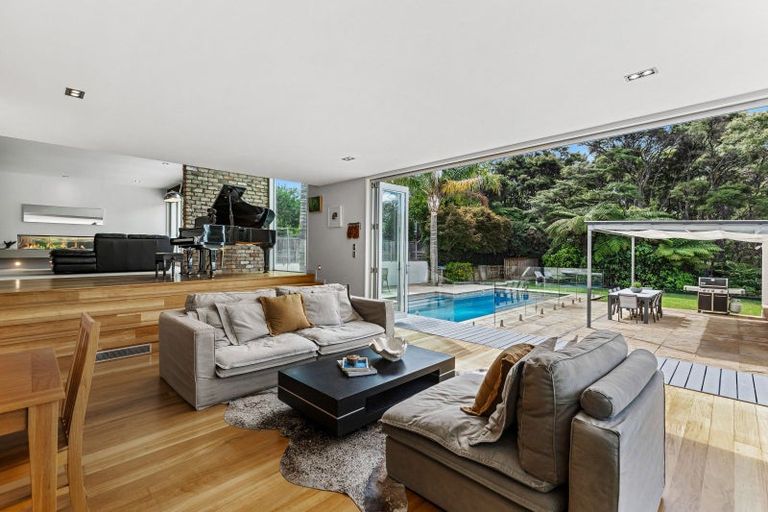 Photo of property in 160 Schnapper Rock Road, Schnapper Rock, Auckland, 0632