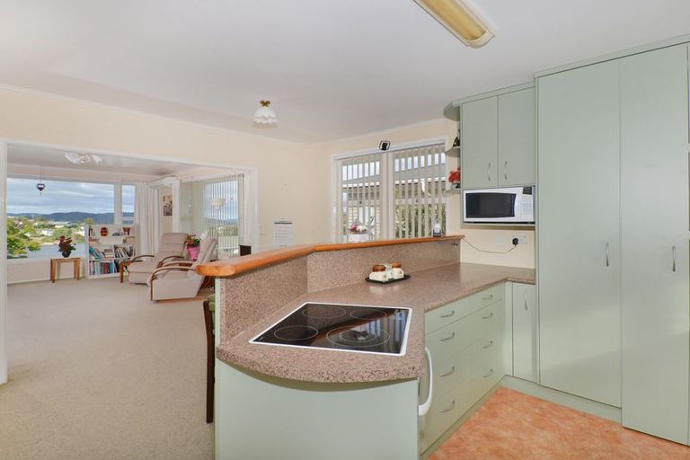 Photo of property in 12 Ogle Crescent, Te Kamo, Whangarei, 0112