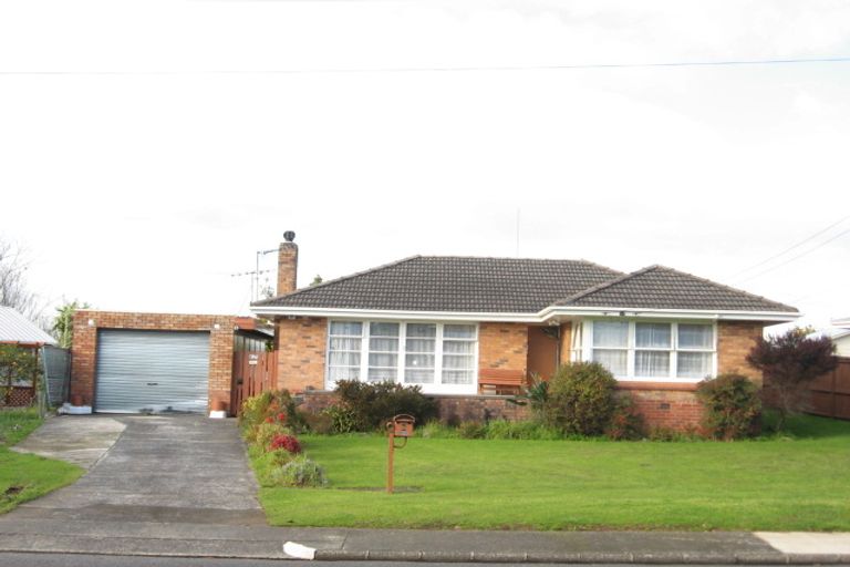 Photo of property in 2a Clayton Road, Manurewa, Auckland, 2102