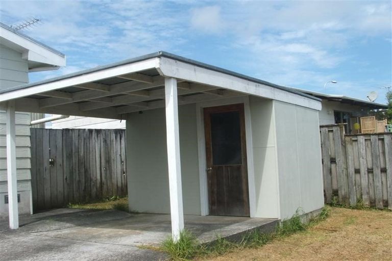 Photo of property in 1 Imperial Place, Henderson, Auckland, 0612