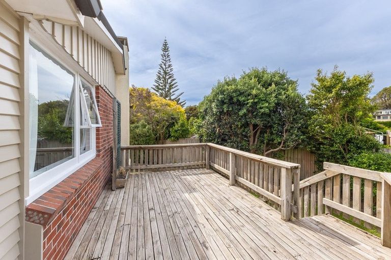 Photo of property in 16 Utauta Street, Waikanae, 5036