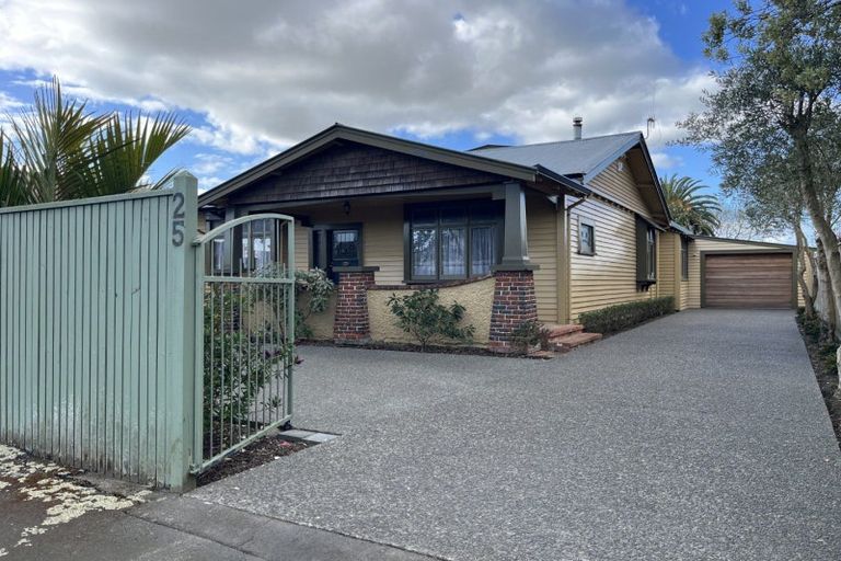 Photo of property in 25 Ranfurly Street, Hokowhitu, Palmerston North, 4410