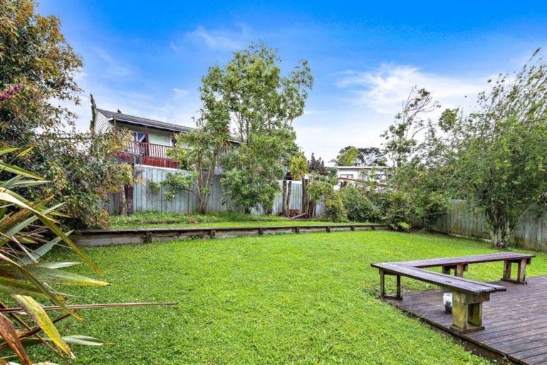 Photo of property in 7 Landsdale Place, Massey, Auckland, 0614