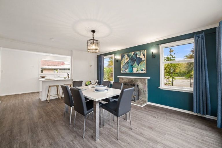 Photo of property in 16 Ilfracombe Place, Burnside, Christchurch, 8053