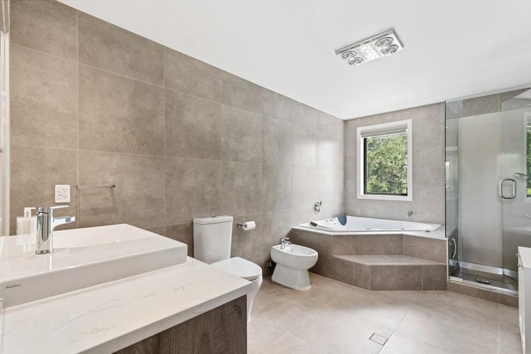 Photo of property in 16 Collings Drive, Lucas Heights, Albany, 0793