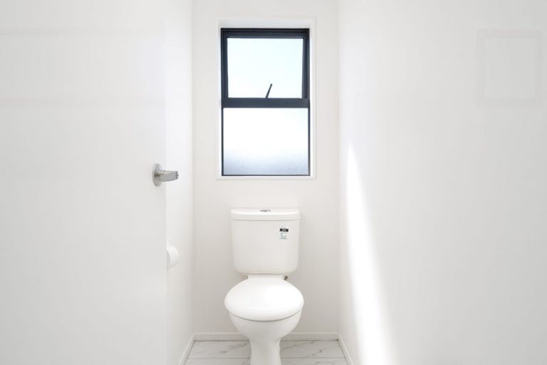 Photo of property in 16 Pyramid Place, Glen Eden, Auckland, 0602