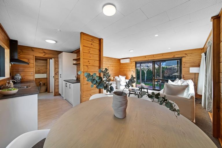 Photo of property in 2/74 Aorangi Road, Bryndwr, Christchurch, 8053