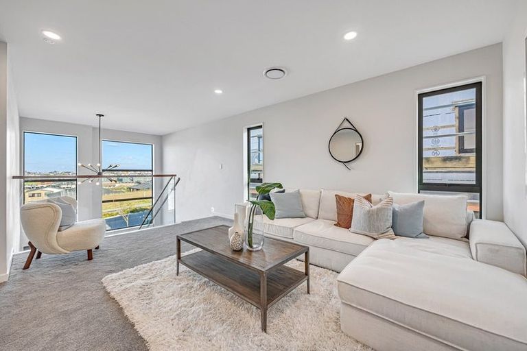 Photo of property in 14 Pakirikiri Street, Long Bay, 0630