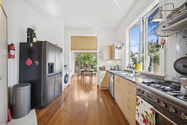 Photo of property in 160a Tasman Street, Mount Cook, Wellington, 6021