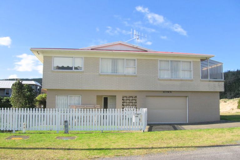 Photo of property in 106 Barrowclough Road, Whangamata, 3620