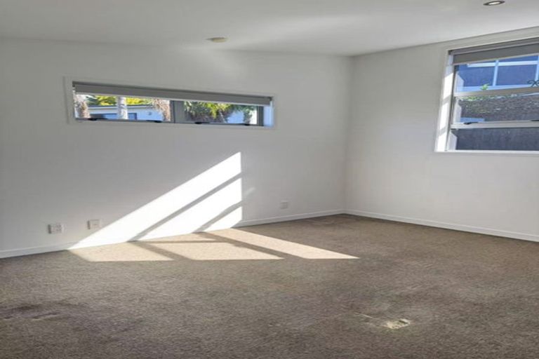 Photo of property in 86 Parr Terrace, Castor Bay, Auckland, 0620