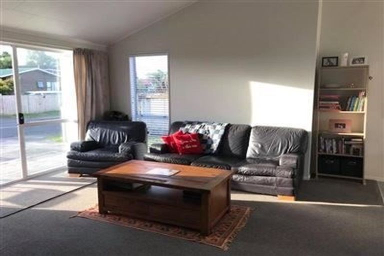 Photo of property in 124 Makarini Street, Paraparaumu, 5032