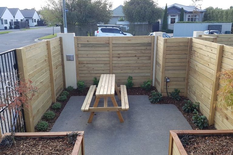 Photo of property in 1/176 Edgeware Road, Edgeware, Christchurch, 8013