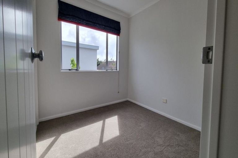 Photo of property in 23 Cambrian Crescent, Flat Bush, Auckland, 2016