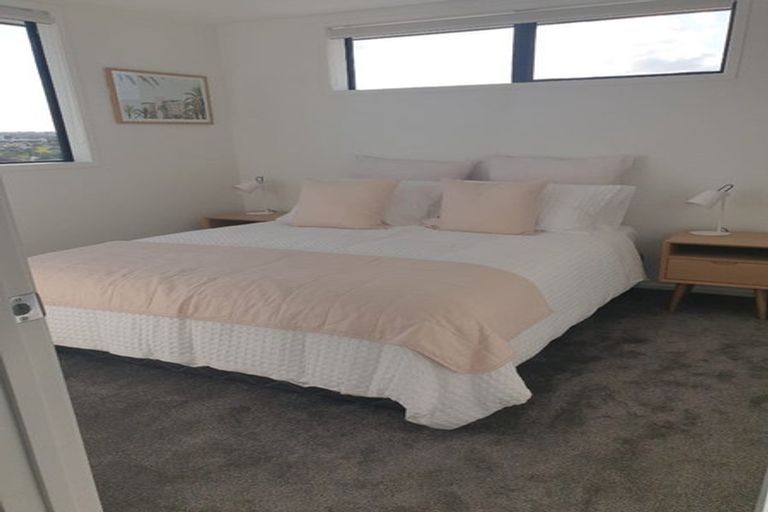 Photo of property in 8/8 Yeovil Road, Te Atatu Peninsula, Auckland, 0610