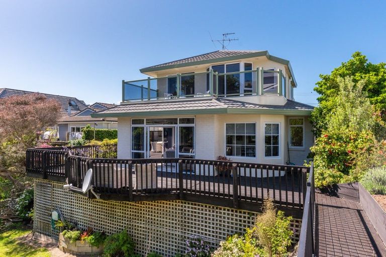 Photo of property in 47 Golf Road, Paraparaumu Beach, Paraparaumu, 5032