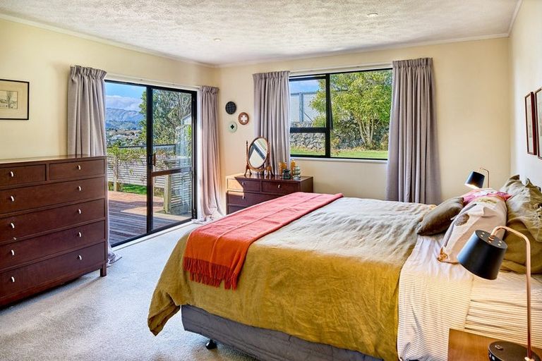 Photo of property in 1 The Top Gallant, Whitby, Porirua, 5024