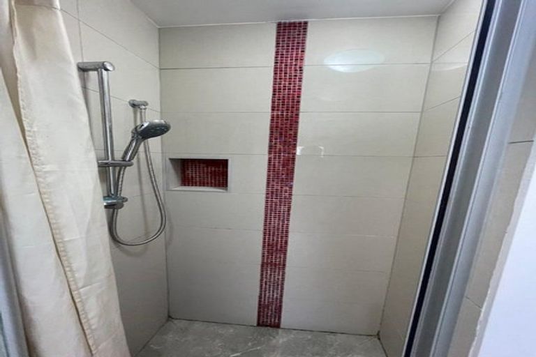 Photo of property in 8 Wyman Place, Pakuranga Heights, Auckland, 2010