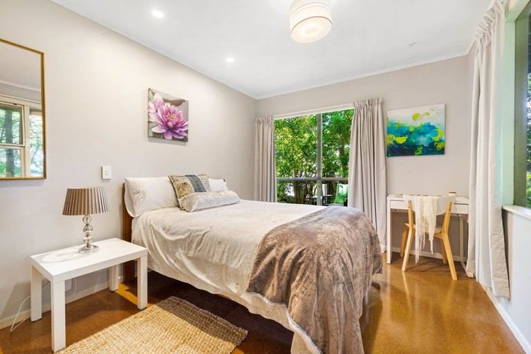 Photo of property in 4 Tranquil Glade, Hillcrest, Auckland, 0627