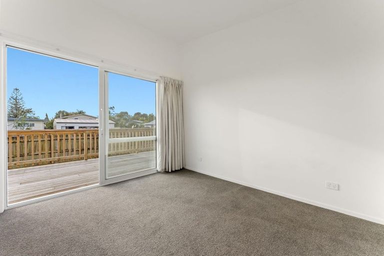 Photo of property in 6 Te Moau Avenue, Parakai, 0830