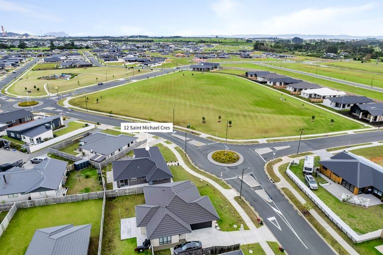 Photo of property in 12 Saint Michael Crescent, One Tree Point, 0118